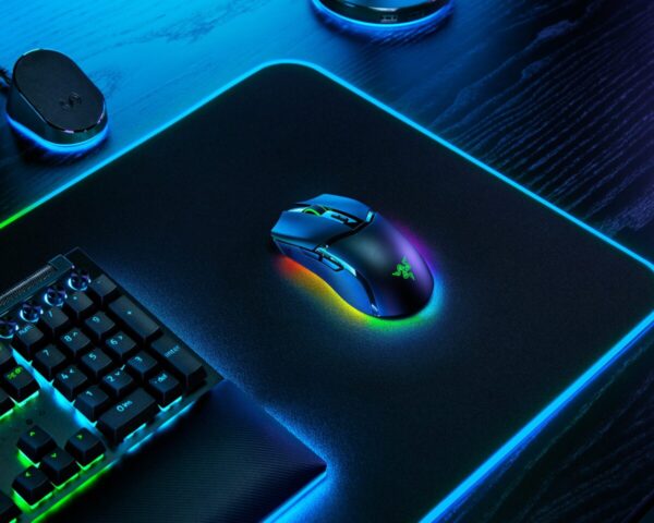Razer COBRA PRO – Wireless Gaming Mouse – 30000 DPI – RGB UNDERGLOW – Bluetooth / 2.4Ghz – 77g